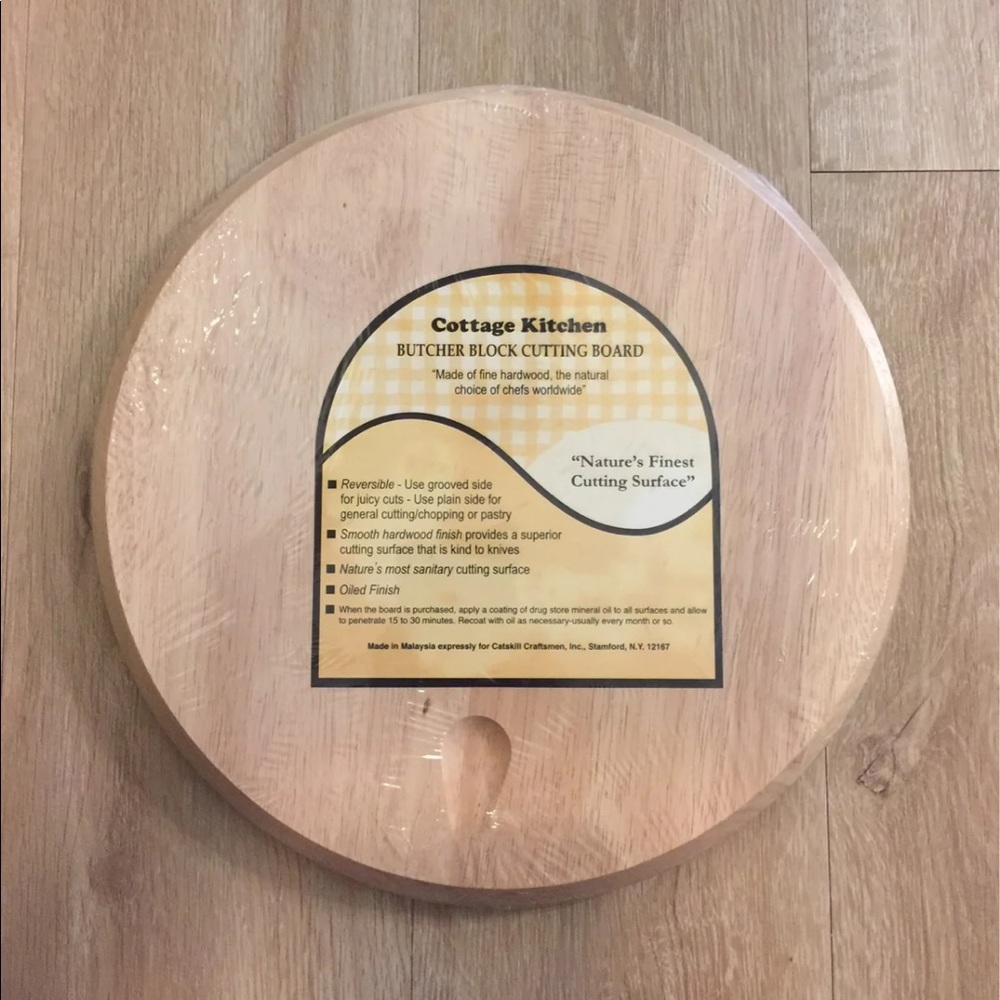 Cutting Board NWT